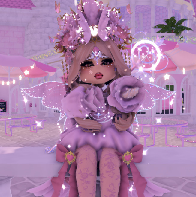 EHE by ElanaMoriel | Royale High Outfit